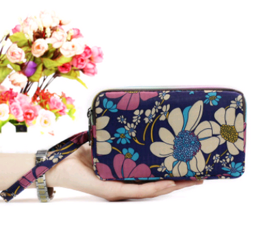 Billetera Táctil para Mujer con Tres Compartimentos y Bolsillo para Celular - Image 9