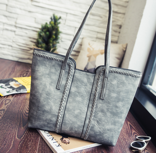 Bolso de Hombro con Pañuelo de Seda - Image 3