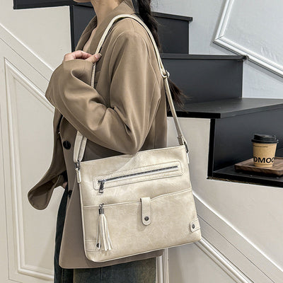Bolso para Mujer con Detalles de Borlas Elegantes - Image 4