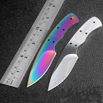 Hoja de cuchillo recto en blanco