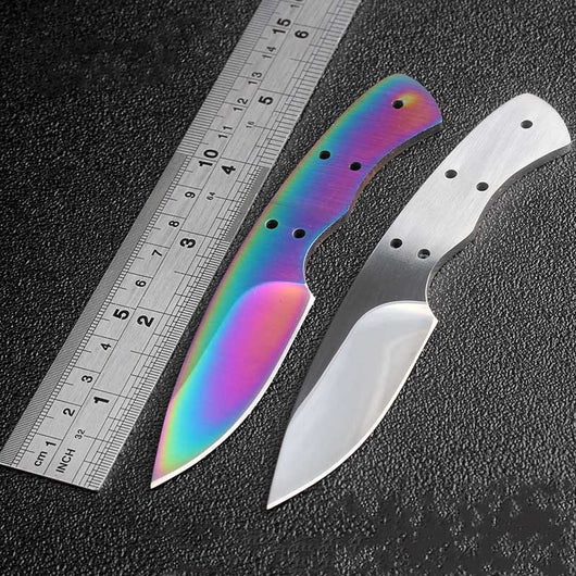 Hoja de cuchillo recto en blanco