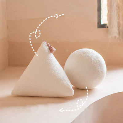 Almohada Decorativa Triangular Blanca de Felpa Suave para Mesita de Noche