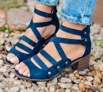 Sandalias Oversized con Tachuelas - Image 3