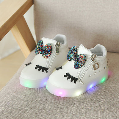 Zapatos infantiles con luces LED y detalles brillantes - Image 2