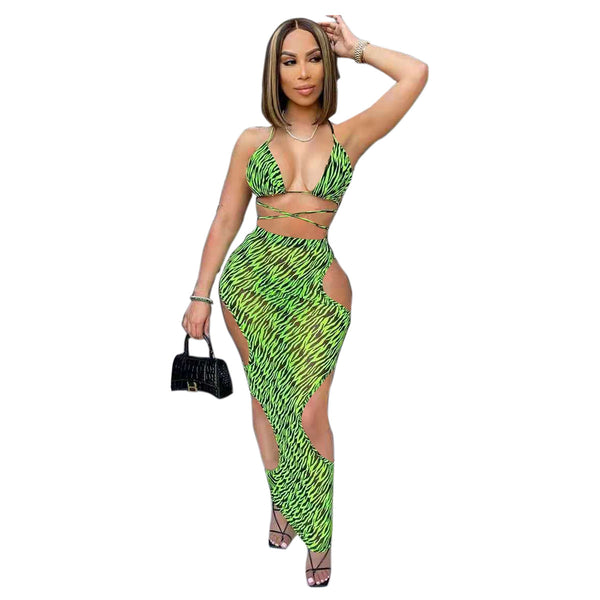 Traje de Baño Bikini con Falda Estampada y Detalles Recortados