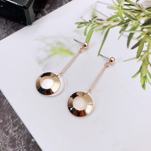 Aretes Coreanos Asimétricos con Flor de Perla y Moño - Image 13