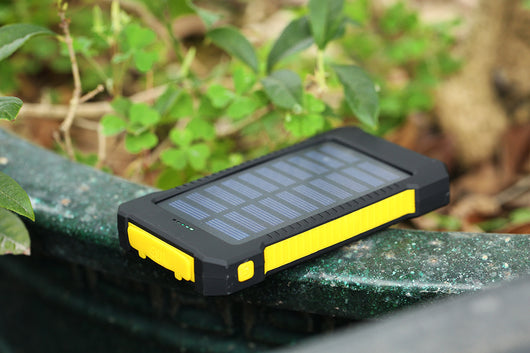 Cargador Solar Portátil Ultradelgado para Celular con Luz de Campamento - Image 11
