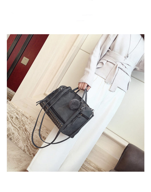 Bolso de Hombro en Cuero Nobuck con Remaches - Image 6