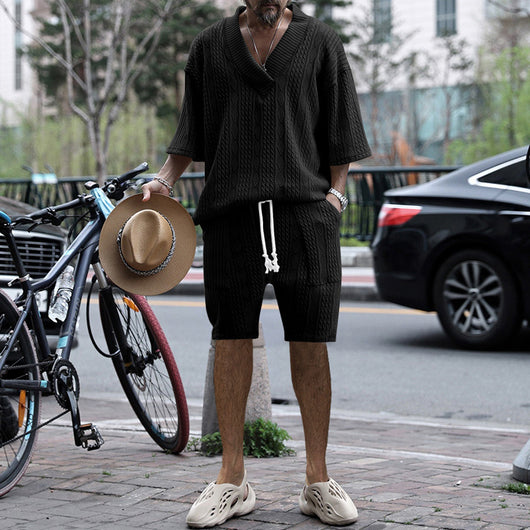 Conjunto de 2 Piezas Hombre: Playera Jacquard Cuello V Manga Corta + Shorts con Bolsillos - Image 3