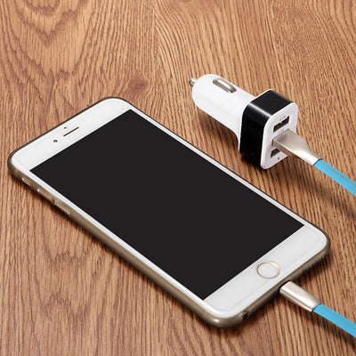 Cargador de Auto Triple USB de Alta Potencia con Diseño Aluminio - Image 3