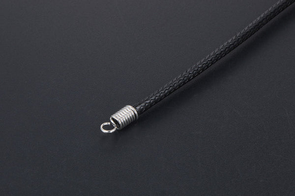 Collar Tejido de Lino Negro con Cuerda de Cera