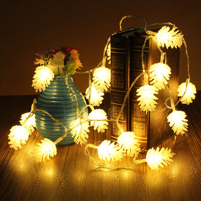 Guirnalda de Luces LED con Piñas Navideñas - Image 5