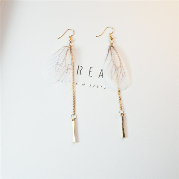 Aretes de Mariposa con Borlas de Plumas Largas