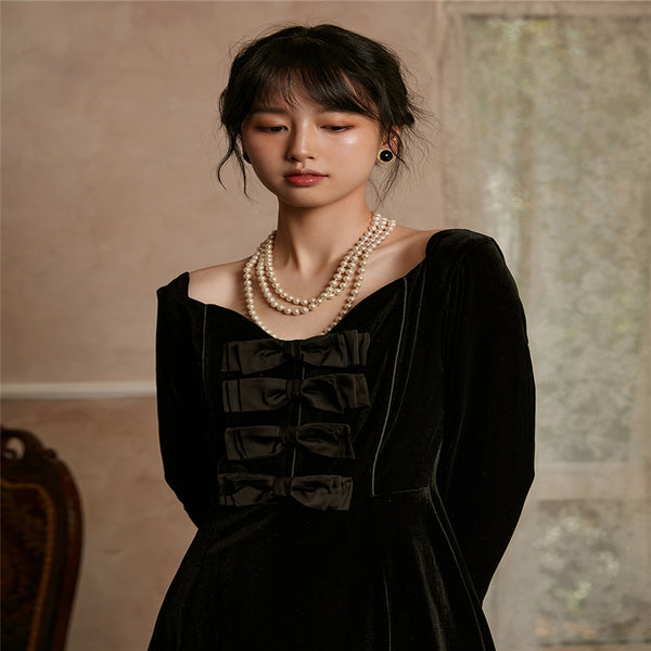 Vestido Retro de Terciopelo Negro con Aberturas Elegantes - Image 13