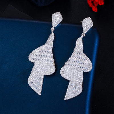 Aretes Largos de Circonita Incrustada Brillante