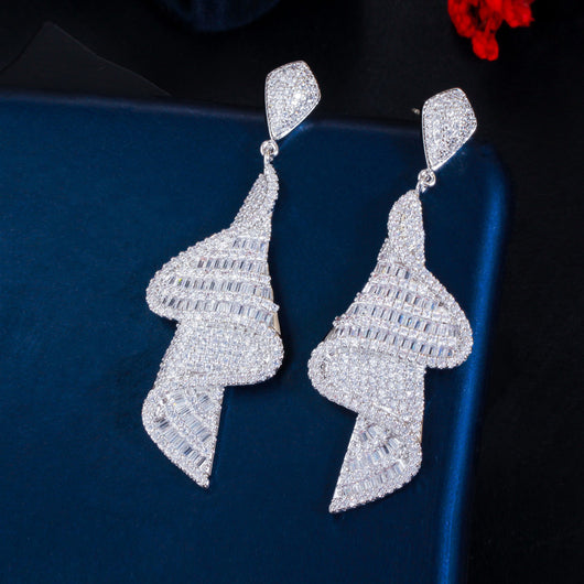 Aretes Largos de Circonita Incrustada Brillante