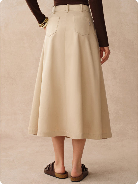 Falda Plisada de Algodón Tencel Caqui con Detalle de Herraje - Image 4