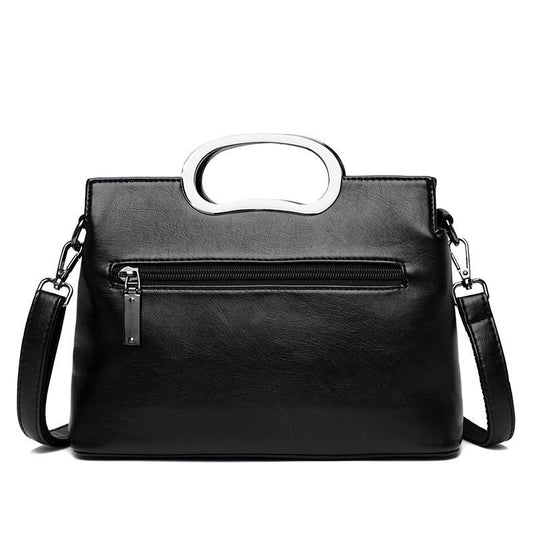 Bolso de Hombro Portátil con Remaches y Borla Trendy - Image 2
