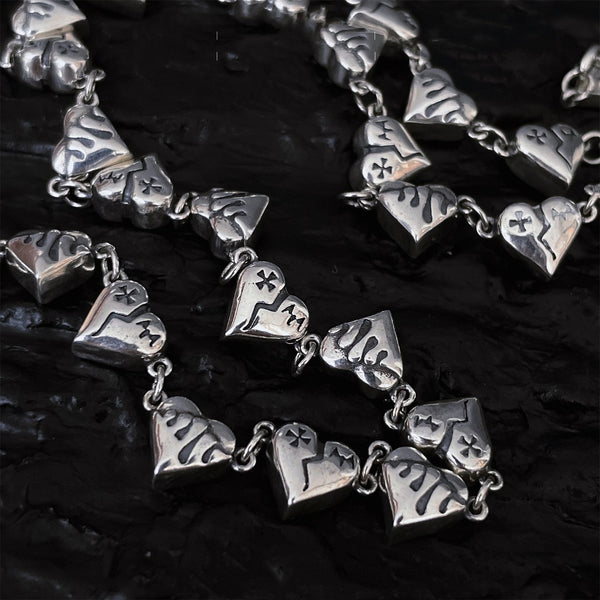 Collar de Plata S925 Corazón Roto con Diseño Graffiti de Amor