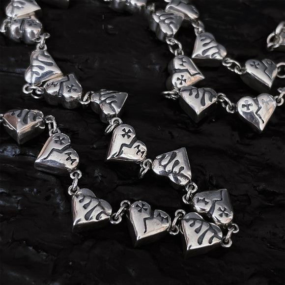 Collar de Plata S925 Corazón Roto con Diseño Graffiti de Amor