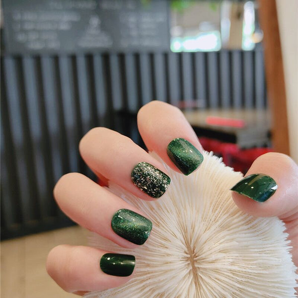 Uñas Postizas Desprendibles con Diamantes Esmeralda - Set de 24 Piezas Acabadas
