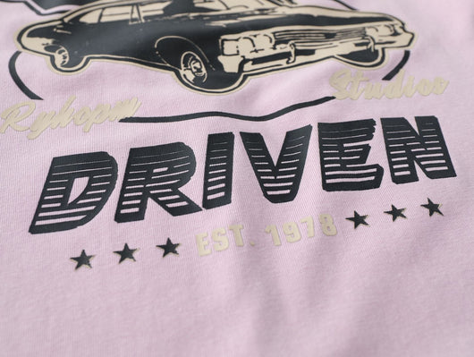 Playera Retro Americana Estampada Hot Girl Manga Corta - Image 15