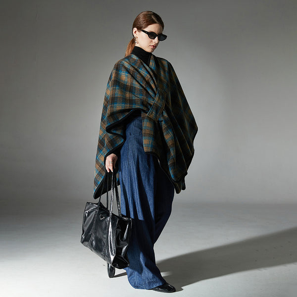 Chal Cuadriculado Azul para Mujer - Estilo Elegante y Versátil