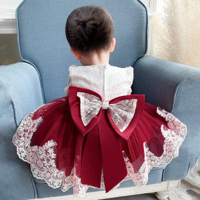 Bata Clínica con Detalles de Encaje y Costuras Reforzadas - Image 10