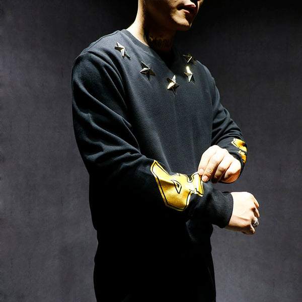 Sudadera con Estrella Dorada y Tachuelas