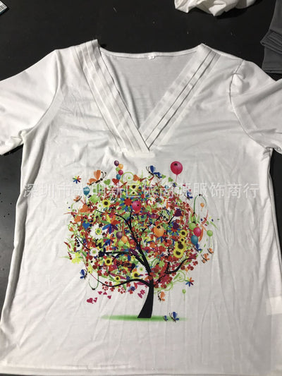 Playera Estampada Cuello V Manga Corta - Image 4