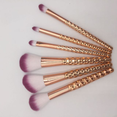 Brocha de Maquillaje con Escamas de Pez y Patrón Panal - Image 16