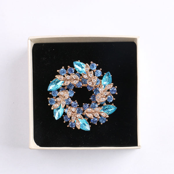 Broche Floral de Cristal con Incrustaciones de Diamantes - Image 18
