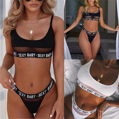 Bikini Calado con Letras Atrevidas y Corte Abierto