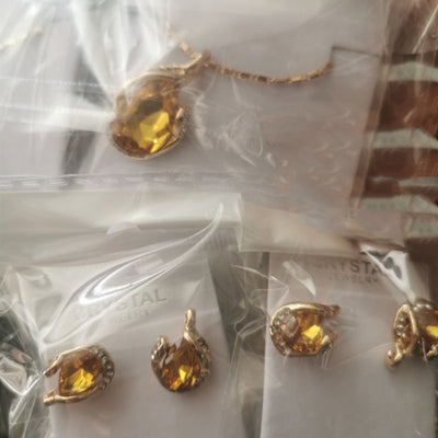Conjunto de Collar y Aretes de Strass Brillante - Image 14