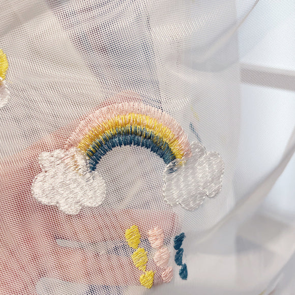Cortinas de Malla Bordada para Balcón con Diseño de Nubes Arcoíris