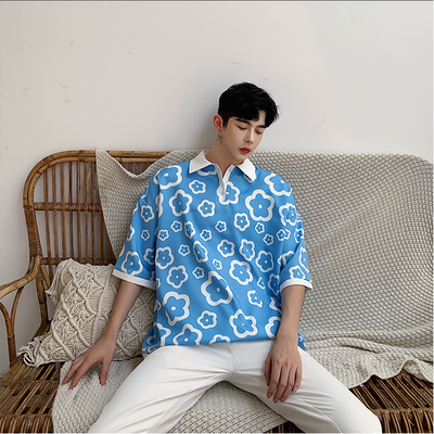 Playera de Seda Satinada con Detalles Florales Contrastantes - Image 11