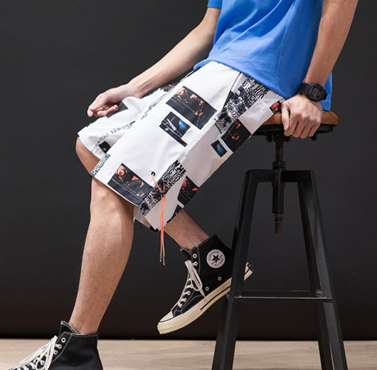Shorts Rectos con Estampado Creativo - Image 4