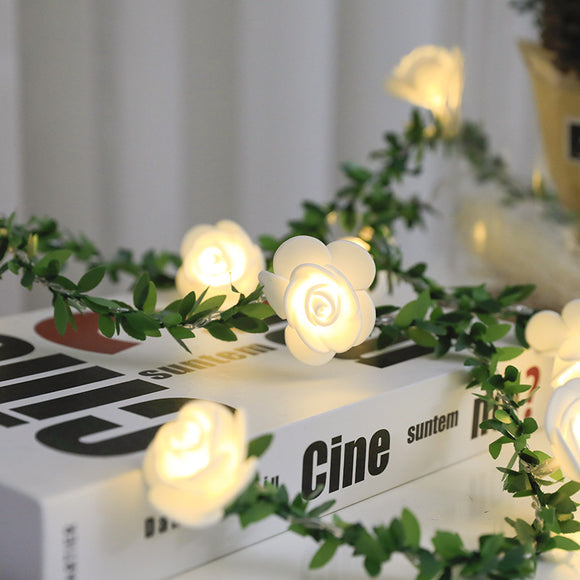 Guirnalda de Luces LED con Flores de Rosas y Hojas Verdes - Alimentación Solar, USB y Batería