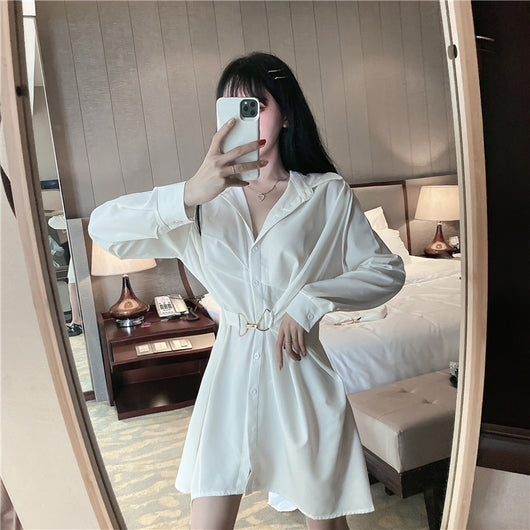 Vestido Camisero Blanco de Largo Medio con Corte Irregular - Image 21