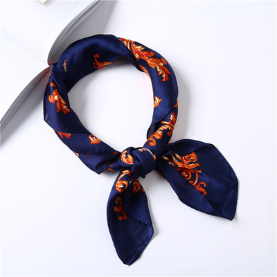 Pañuelo de Seda Decorativo Elegante - Image 13