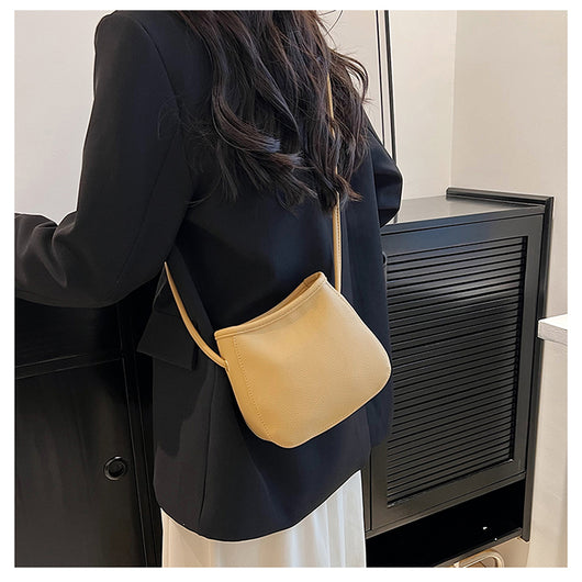 Bolso de Hombro Minimalista para Mujer - Diseño Versátil y Compacto - Image 9