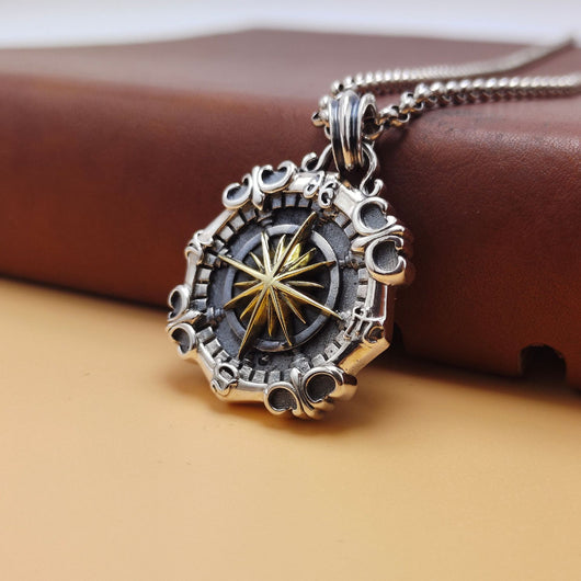 Dije Brújula de Acero Sterling Plateado para Hombre - Estilo Náutico - Image 7