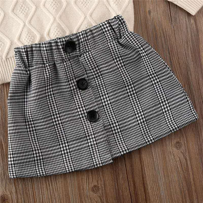 Conjunto Elegante: Suéter Cuello Alto + Falda Escocesa - Image 5