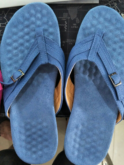 Sandalias Planas Cómodas para Mujer - Chanclas y Pantuflas - Image 9