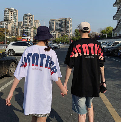 Camiseta Estampado Alfabeto Diseño Moderno