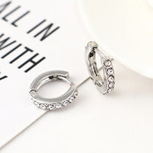 Aretes de Círculo Pequeño con Cristales de Imitación - Diseño Versátil - Image 3
