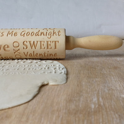 Rodillo para Galletas con Letras de Madera Grabadas para San Valentín - Image 4