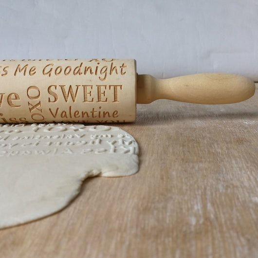 Rodillo para Galletas con Letras de Madera Grabadas para San Valentín - Image 4
