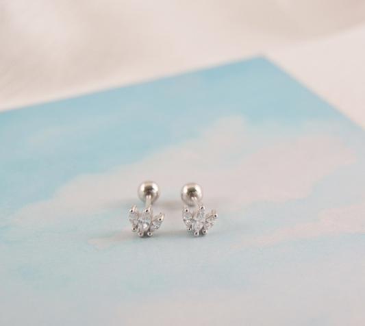 Aretes de Circonita Enhebrada con Corona Minimalista