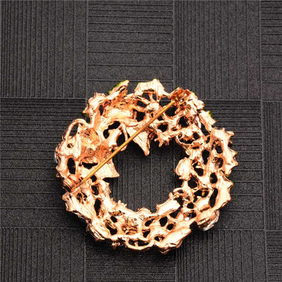 Broche Navideño Elegante con Alfiler de Seguridad - Image 3